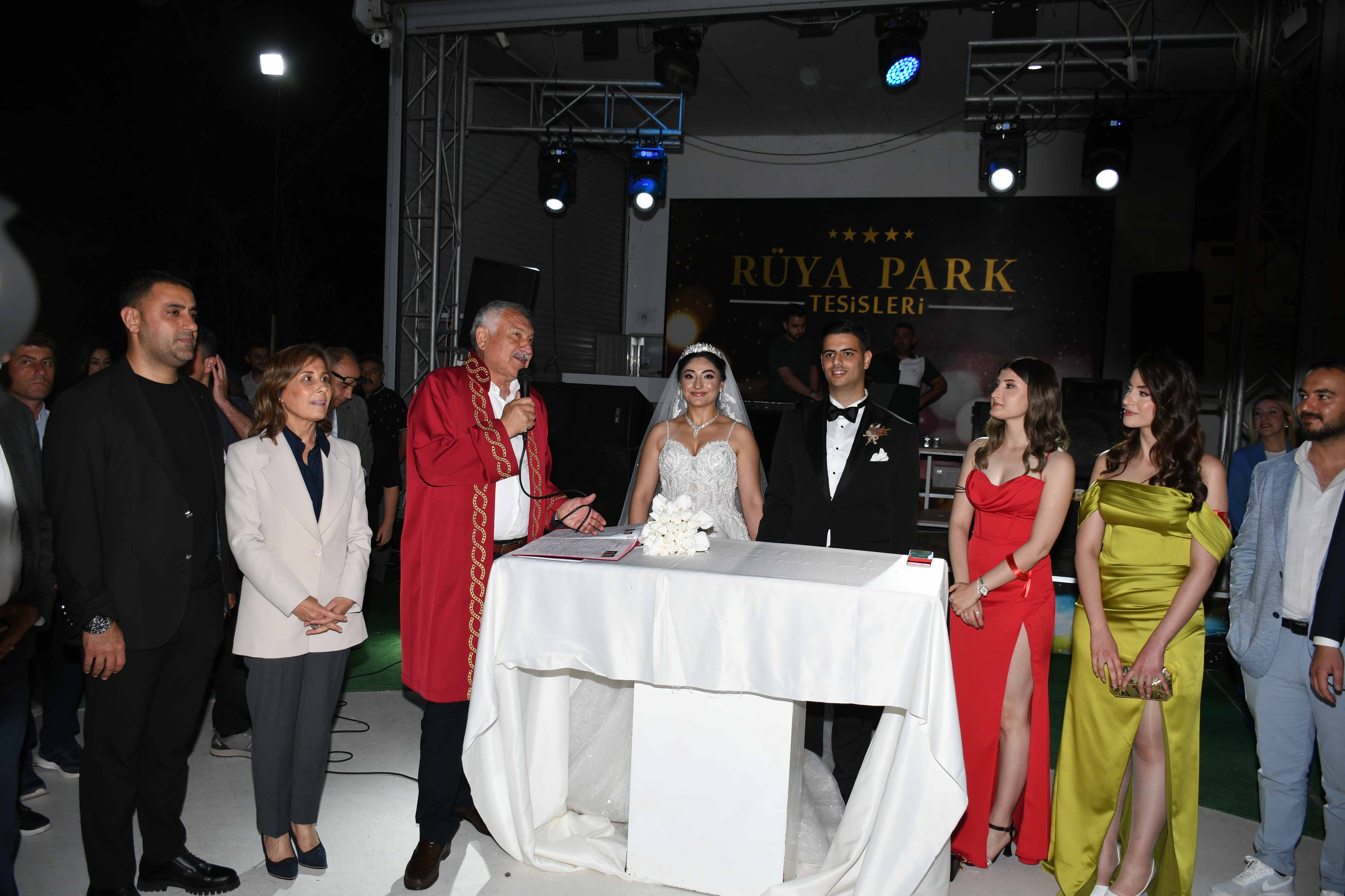 Canberk Keskin ile Nergis Yılancı Dünyaevine Girdi