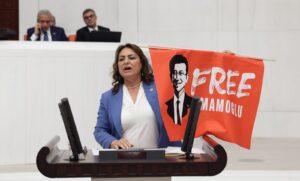 “Kanunlar yapboz tahtasına döndü”