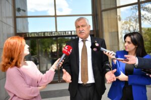 ﻿TBB BAŞKAN VEKİLİ KARALAR’DAN CUMHURBAŞKANI YARDIMCISI CEVDET YILMAZ’A ZİYARET