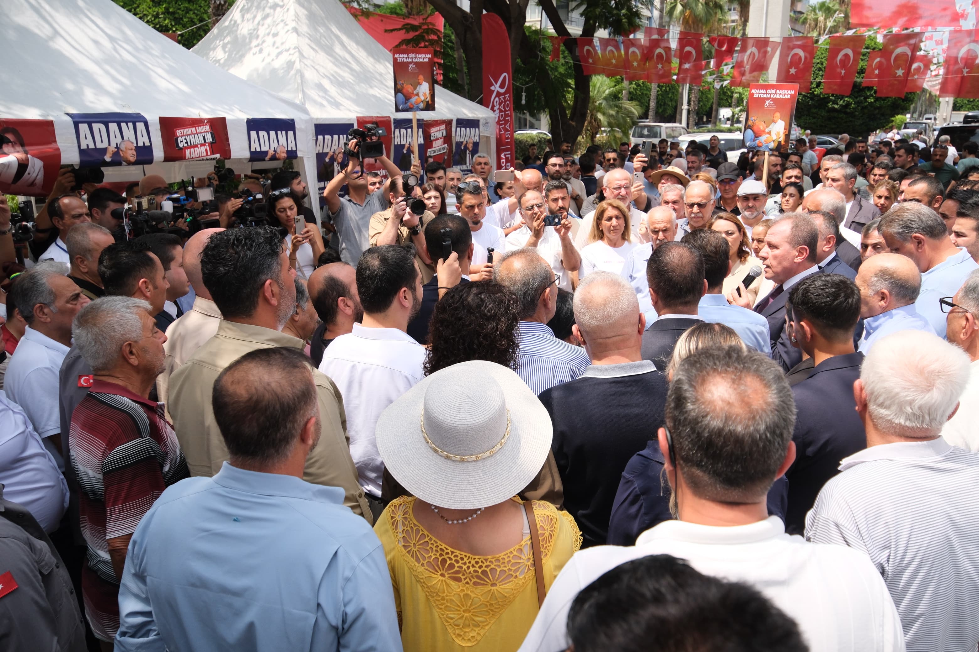 ﻿Vahap Seçer’den, Adana Büyükşehir Belediyesi’ne destek ziyareti