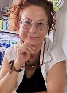 Bayrağın Altında, Sıranın Üzerinde, Pazarda Kuyrukta