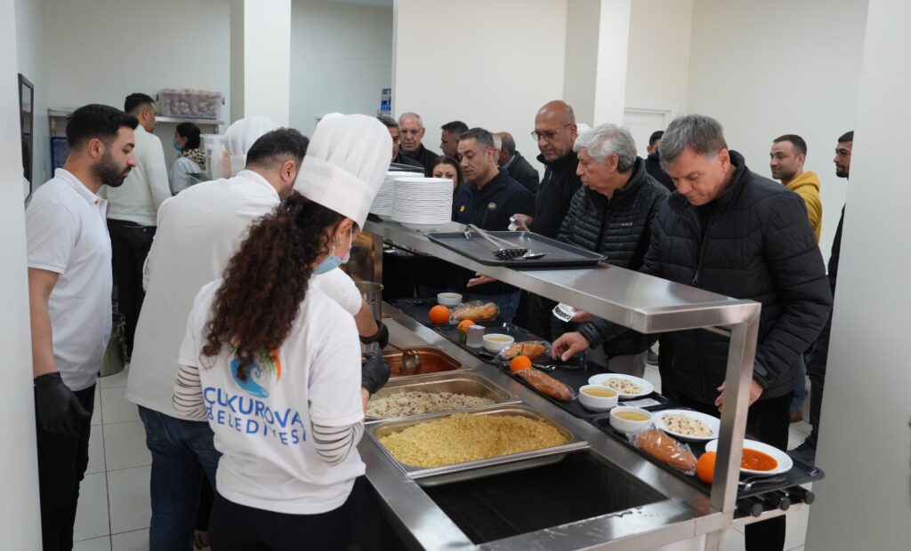 ÇUKUROVA’DA HALKIN SOFRASI KURULDU