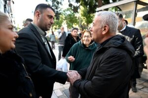 BAŞKAN KOZAY, SOKAKTAN ÇIKMIYOR