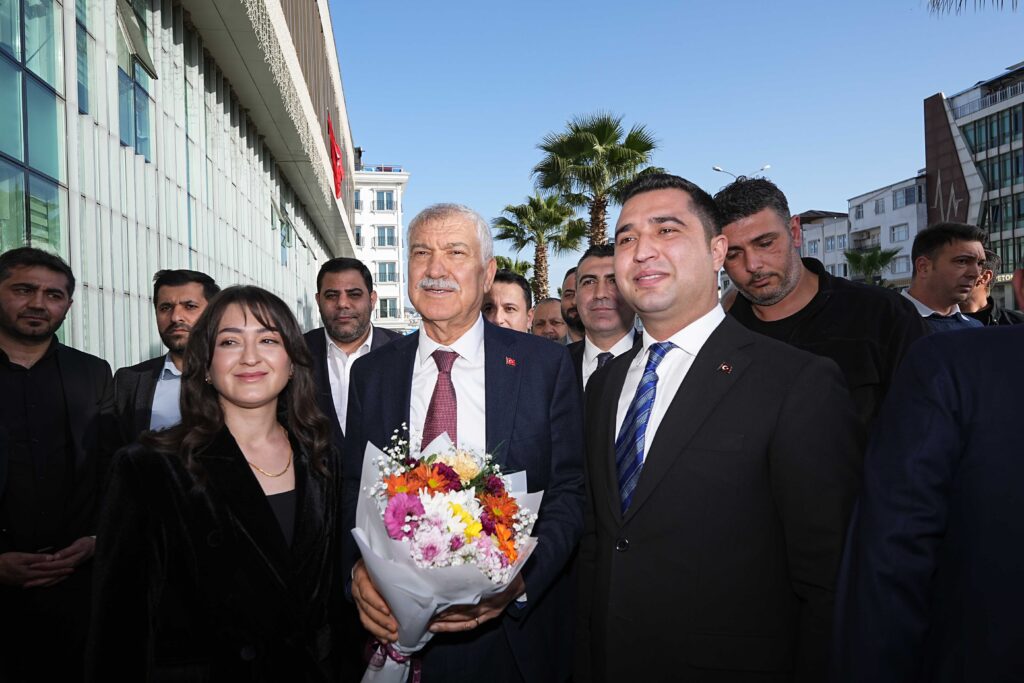 Zeydan Karalar, Kadirli Belediyesi’nin toplu hizmet açılışına katıldı