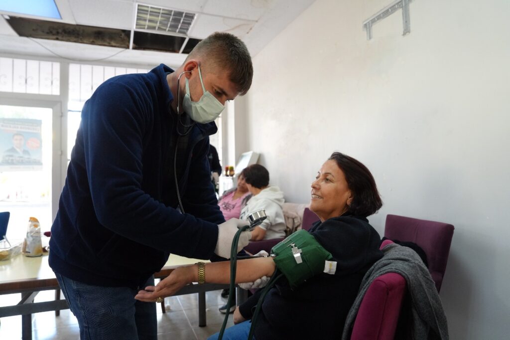 ÇUKUROVA’DA EMEKLİLERE SAĞLIK TARAMASI