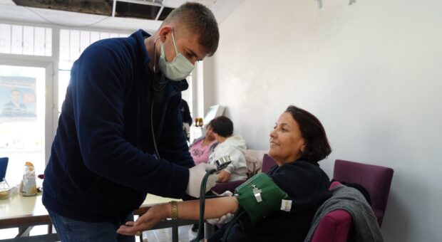 ÇUKUROVA’DA EMEKLİLERE SAĞLIK TARAMASI