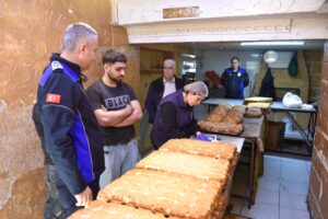 SEYHAN’DA HİJYEN KURALLARININ HİÇE SAYILDIĞI FIRIN MÜHÜRLENDİ