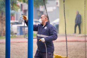 SEYHAN BELEDİYESİNDEN PARKLARA YOĞUN MESAİ