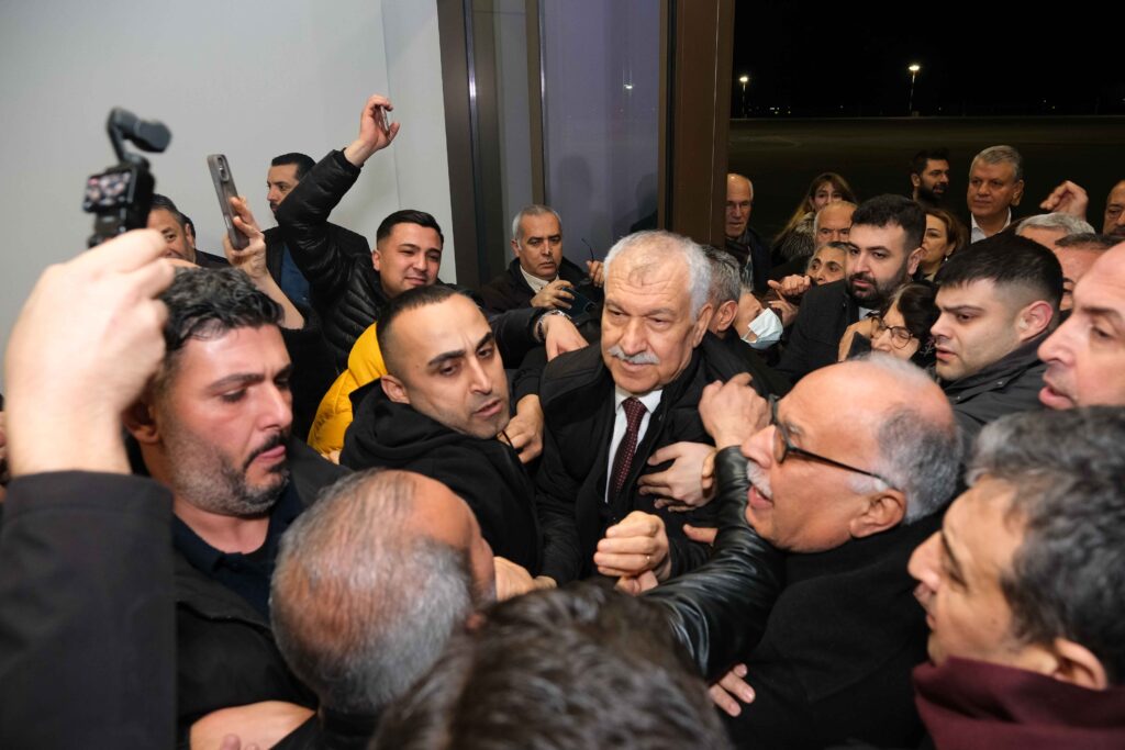 Zeydan Karalar memleketi Adana’ya kavuştu