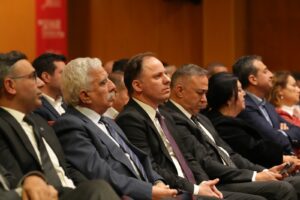 “DEPREM GERÇEĞİYLE YAŞAMAYI ÖĞRENMELİYİZ”