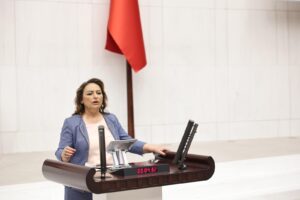 “Emeklilerin bayram ikramiyesi asgari ücrete endekslensin”