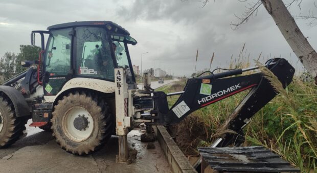Yumurtalık’ta yoğun yağışta ekipler koordineli çalışmayla olumsuzluklara anında müdahale etti