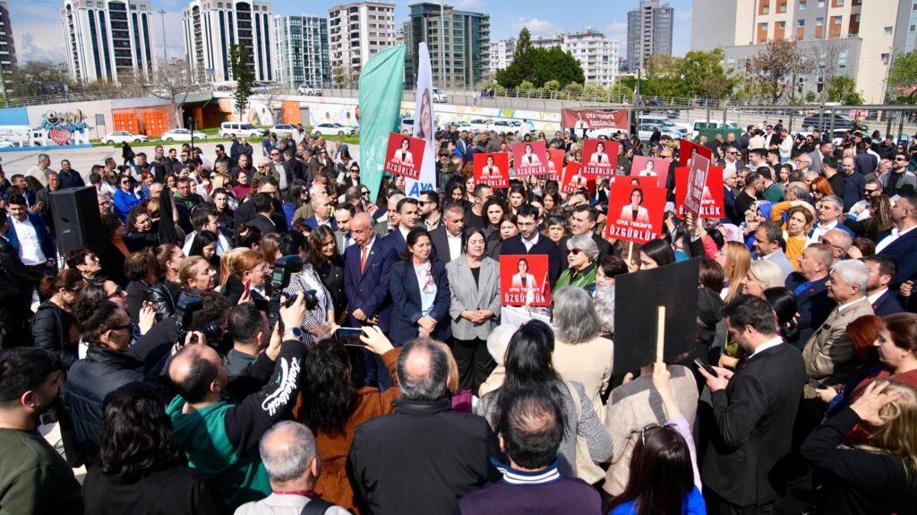 SEYHAN’IN İRADESİ İÇİN TEK YÜREK: “ADALET YERİNİ BULANA KADAR BURADAYIZ!”