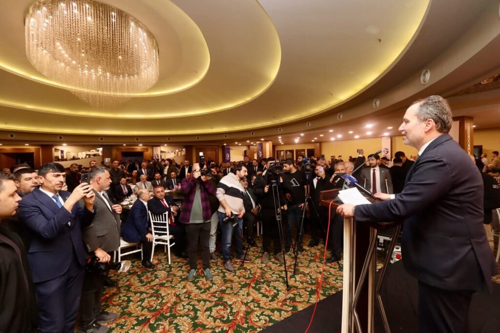 Fatih Erbakan’ın iftar yemeğine Güngör Geçer ve Ali Demirçalı’da katıldı.