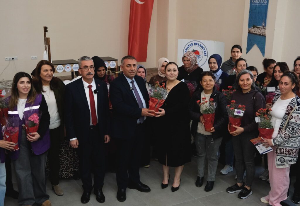 Karataş ilçesindeki kadınlar balık ağı üretimi ile ekonomik güç kazanacak