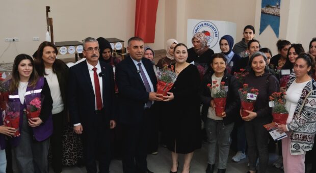 Karataş ilçesindeki kadınlar balık ağı üretimi ile ekonomik güç kazanacak