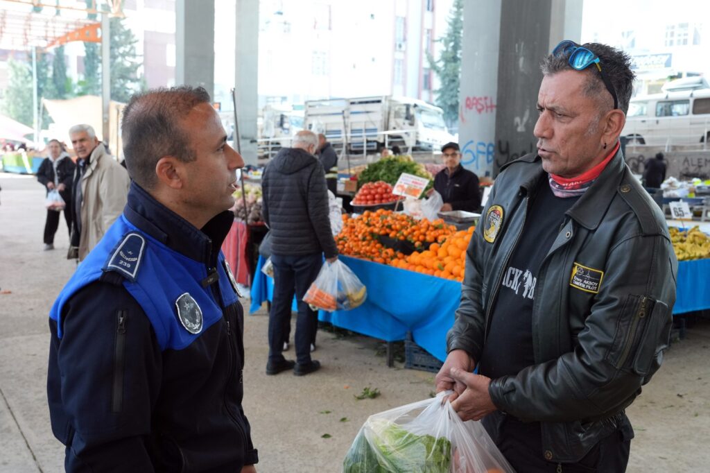 ÇUKUROVA BELEDİYESİ’NDEN PAZARLARDA SIKI DENETİM