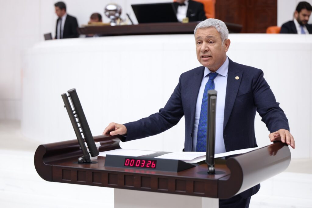 ORHAN SÜMER’DEN TOKİ’YE ADANA DOSYASI: MAĞDURİYETLERİ BİR BİR SIRALADI!