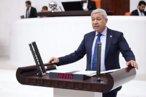 ORHAN SÜMER’DEN TOKİ’YE ADANA DOSYASI: MAĞDURİYETLERİ BİR BİR SIRALADI!