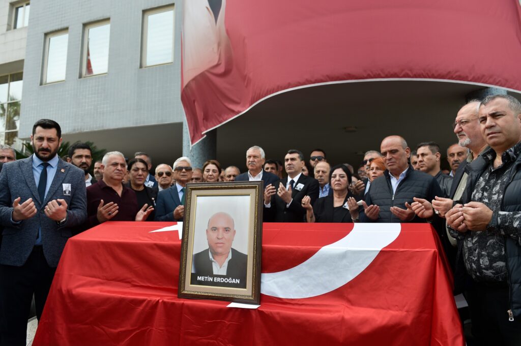 Seyhan’ın Acı Günü: Meclis Üyesi Metin Erdoğan Son Yolculuğuna Uğurlandı