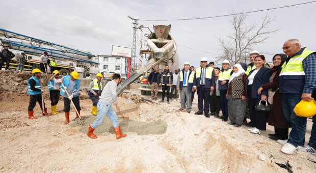 Adana Büyükşehir Belediyesi, üreticiye destek olmaya devam ediyor