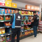 Zabıta ekiplerinden marketlere sıkı denetim