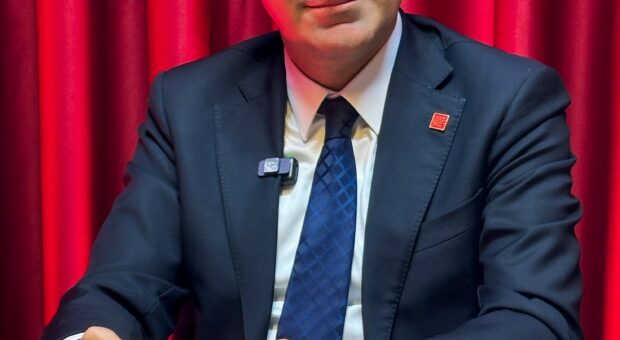 CHP Adana İl Başkanı Anıl Tanburoğlu’ndan Genel Başkan Özgür Özel’ Destek Açıklaması
