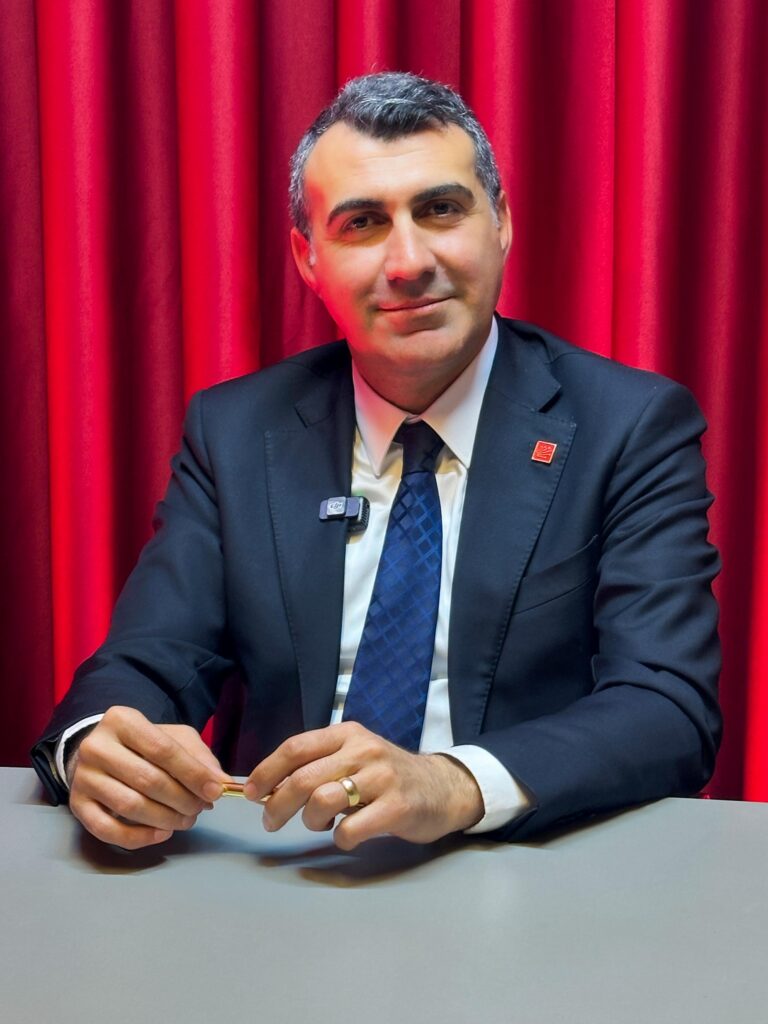 CHP Adana İl Başkanı Anıl Tanburoğlu’ndan Genel Başkan Özgür Özel’ Destek Açıklaması