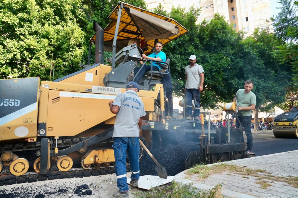 BAŞKAN KOZAY TOROS MAHALLESİ’NDE ASFALT ÇALIŞMALARINI YERİNDE İNCELEDİ