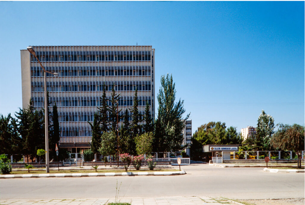Mimarlar Odası Adana Şubesi, İller Bankası arsasının konut ve ticaret alanına dönüştürülmesi kararını yargıya taşıdı