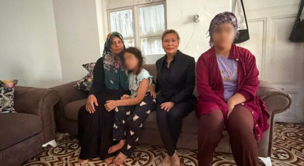 Seyhan’da Zor Günler Geçiren Aileye Filiz Kepme’den Destek Ziyareti