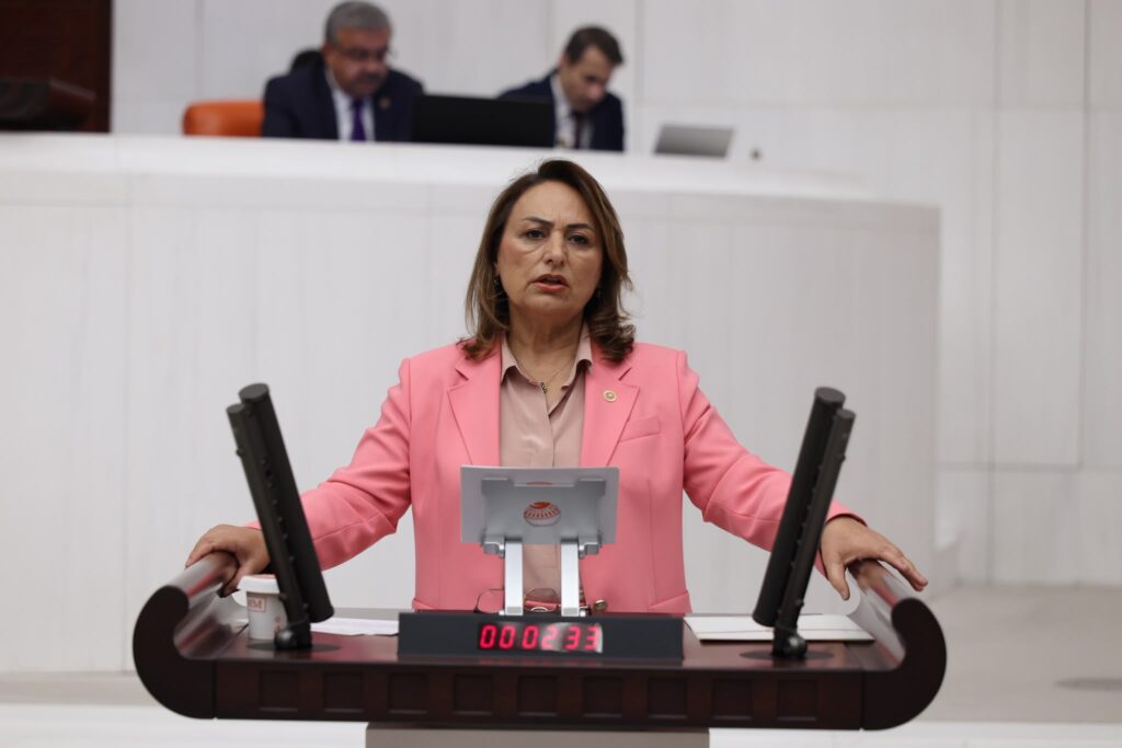“Çocukları cezalandırmak çözüm değil, önce bataklığı kurutun!”