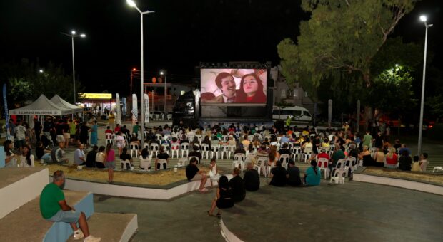 Hatay’ın Arsuz ilçesinde Altın Koza film gösterimi