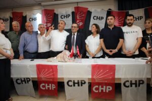 CHP Çukurova’da Yeni Dönem: Orhan Bayram Görevi Hasan Aslan’a Teslim Etti