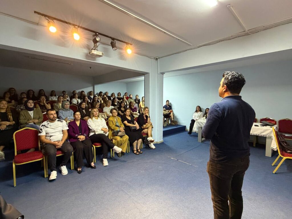 Adana Tüm Kreş ve Gündüz Bakımevleri Derneği Hizmet İçi Eğitimine Devam Ediyor