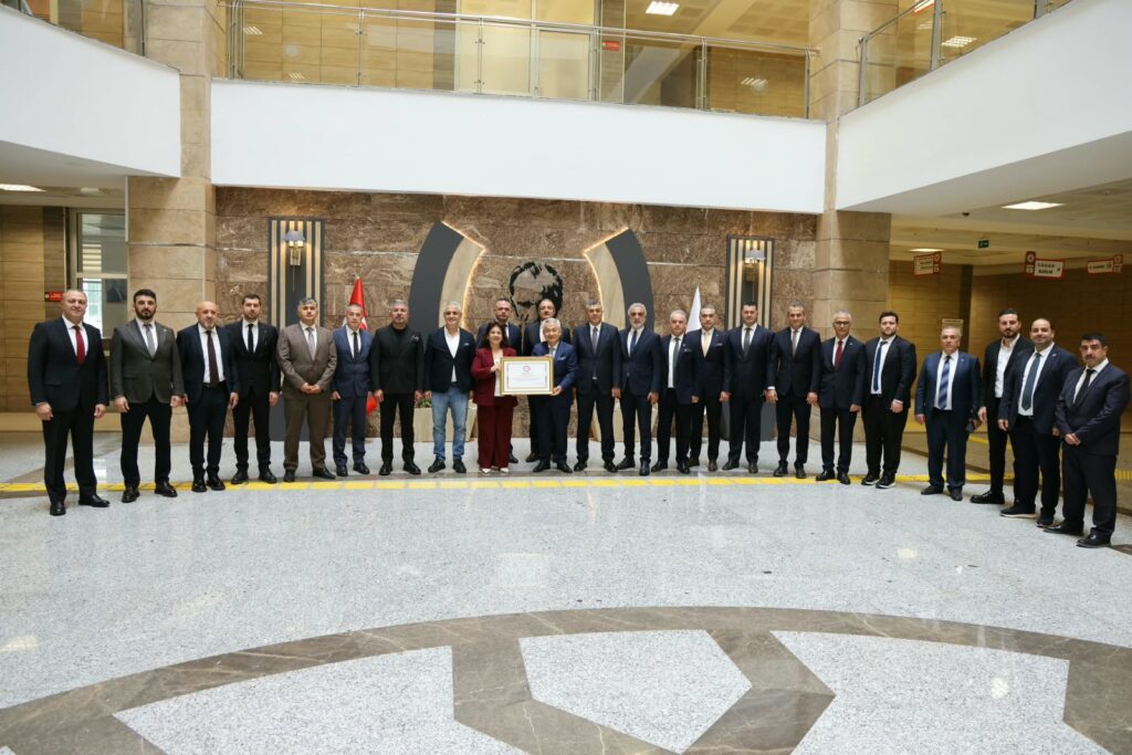 ATO’da yeni döneme çiçekli karşılama