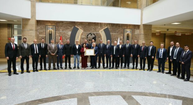 ATO’da yeni döneme çiçekli karşılama