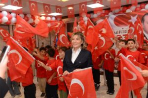 CUMHURİYETİN 103. YILINDA 103 ÇOCUKLA ANLAMLI KUTLAMA