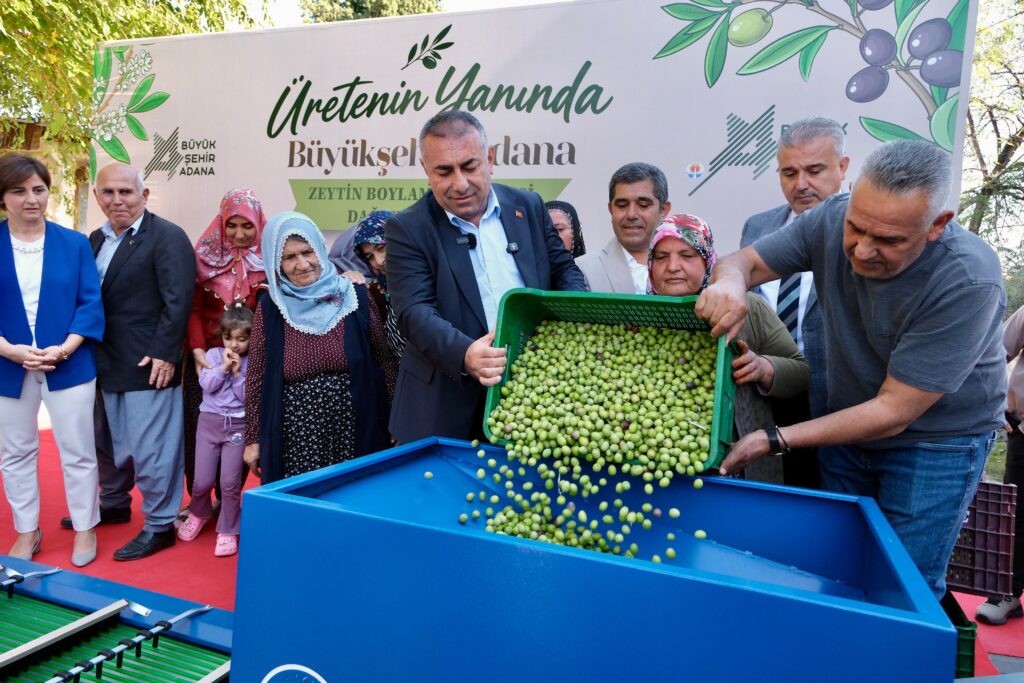 Büyükşehir çiftçiyi, üreticiyi desteklemeyi sürdürüyor